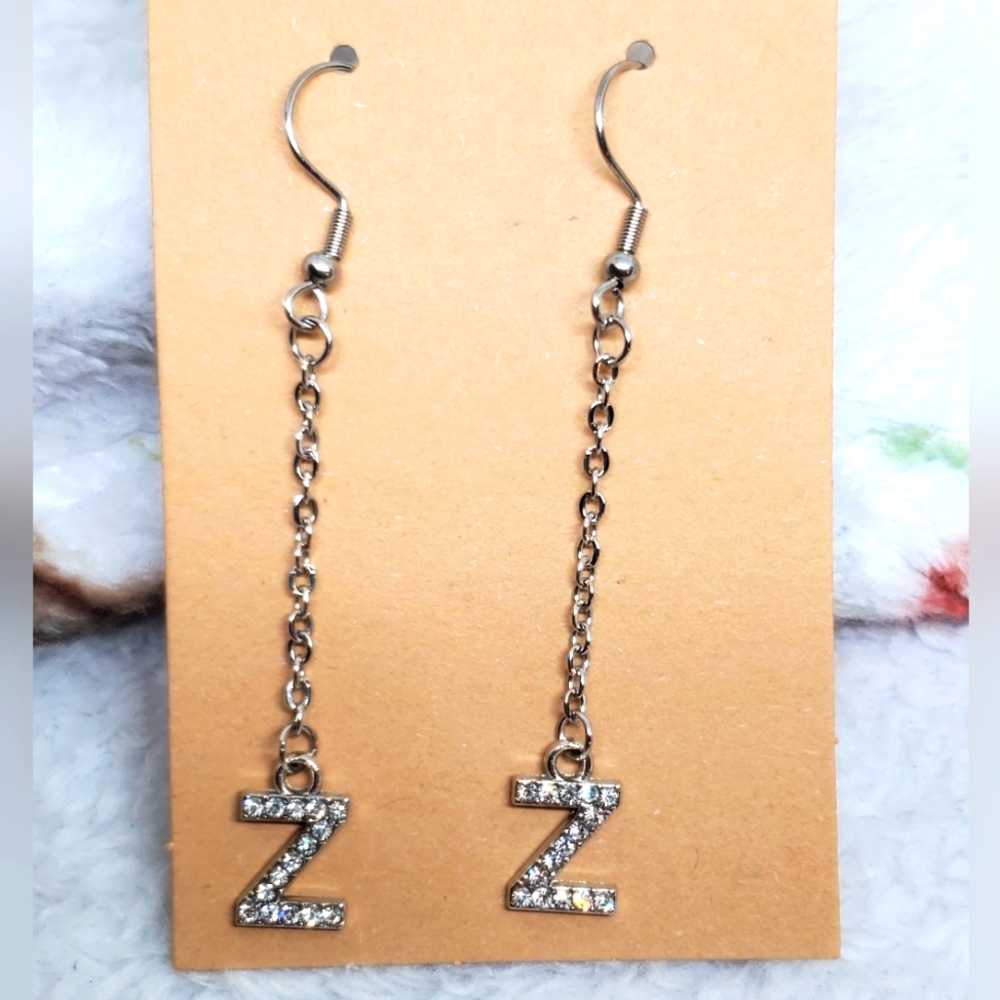 7/$10 Z Initial Earrings, New